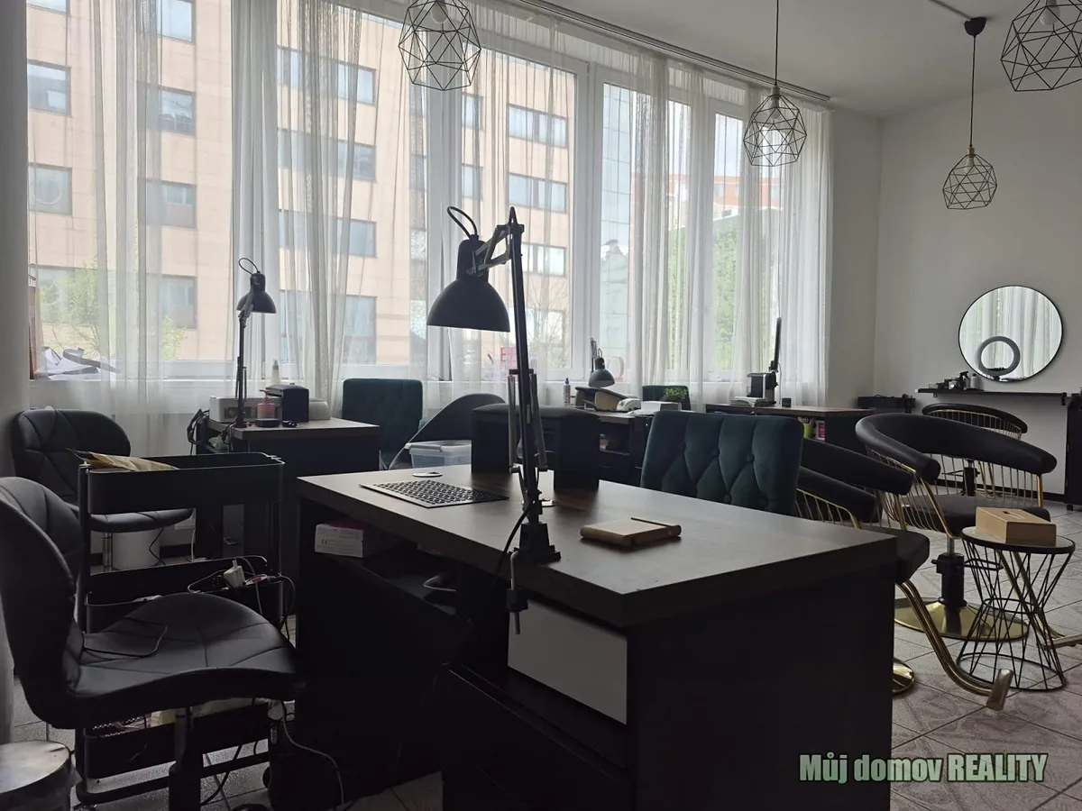 Pronájem obchodního prostoru 7 m²